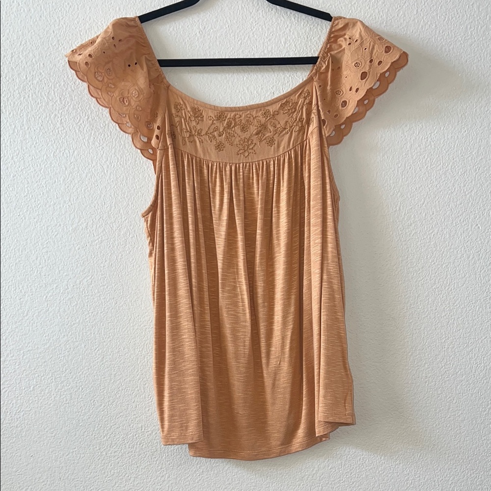 Torrid Tan Eyelet Lace Blouse EUC